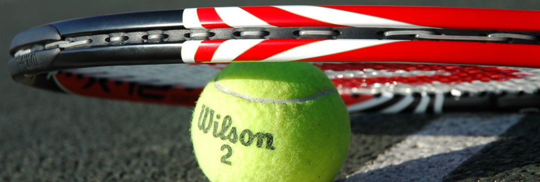 Tenis en canchas duras en el curso de tenis de Pascua en Oxford